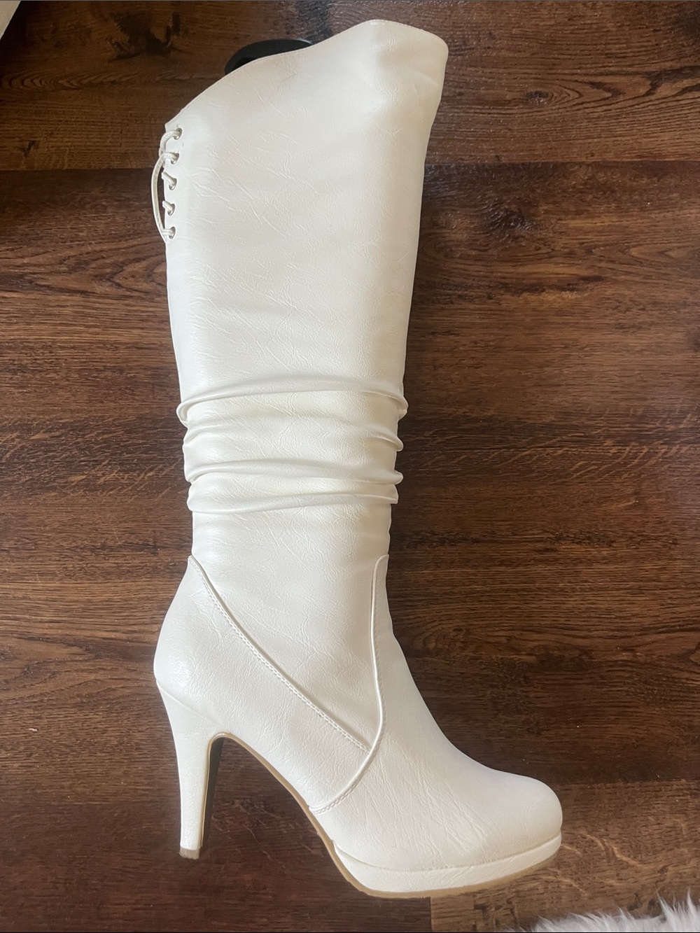 Very gently worn Classic White Over-the-Knee Boots with Side Zip - Picture 4 of 4
